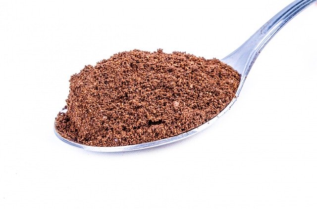 instant coffee spoon grinds