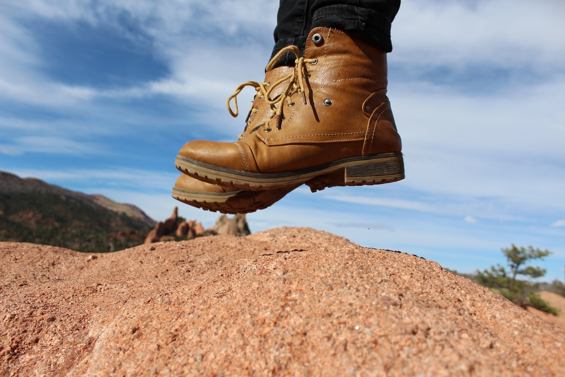 hiking boots 