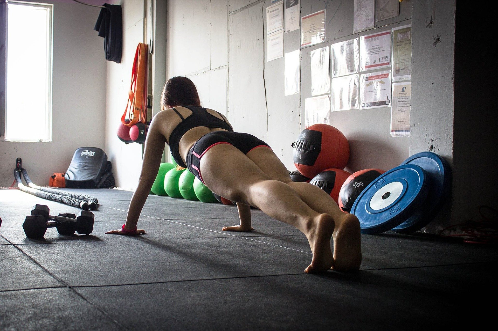 plank exercise pixabay