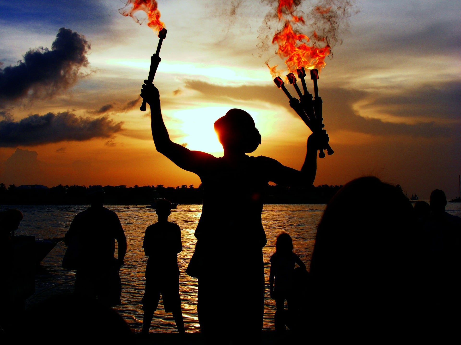 fire juggler mallory square sunset celebration key west