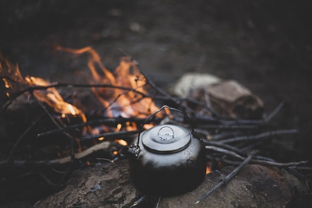 boiling water kettle campfire